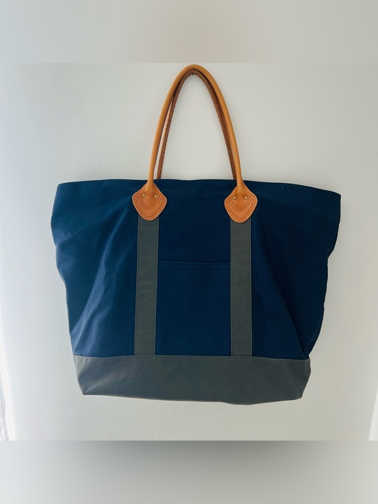 L.L. Bean Handbags - LL Bean Boat And Tote Canvas Bag Canvas Navy Blue Gray Leather Handles 24x18